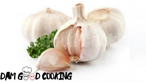 10. Garlic - 25 Foods You Can Re-Grow Yourself from Kitchen Scraps